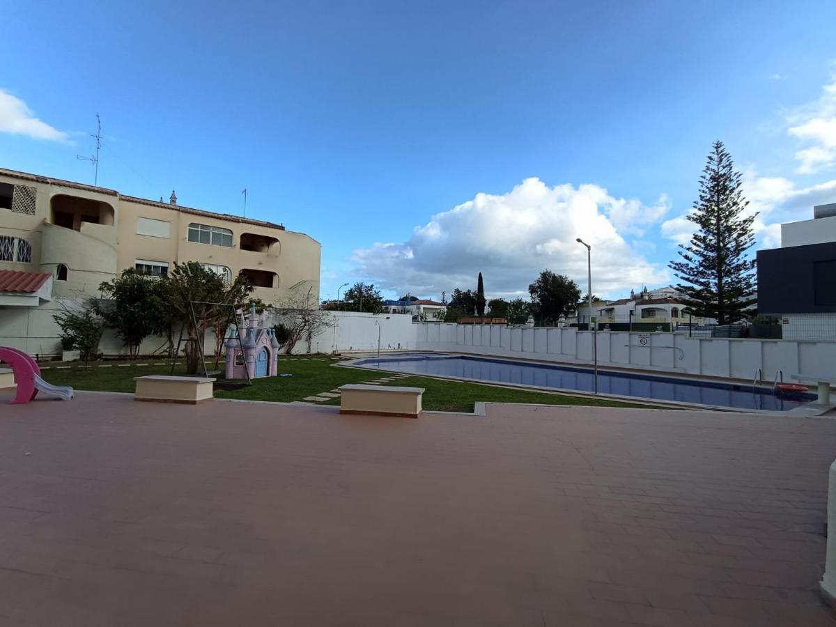 Love Shack Flat In Quarteira Center Exterior foto